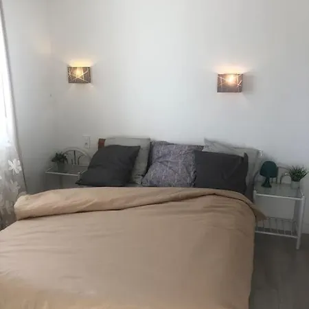 Les Micocouliers - Spacieuse Maison,4chambres ,avec Jardin- Parking -wifi